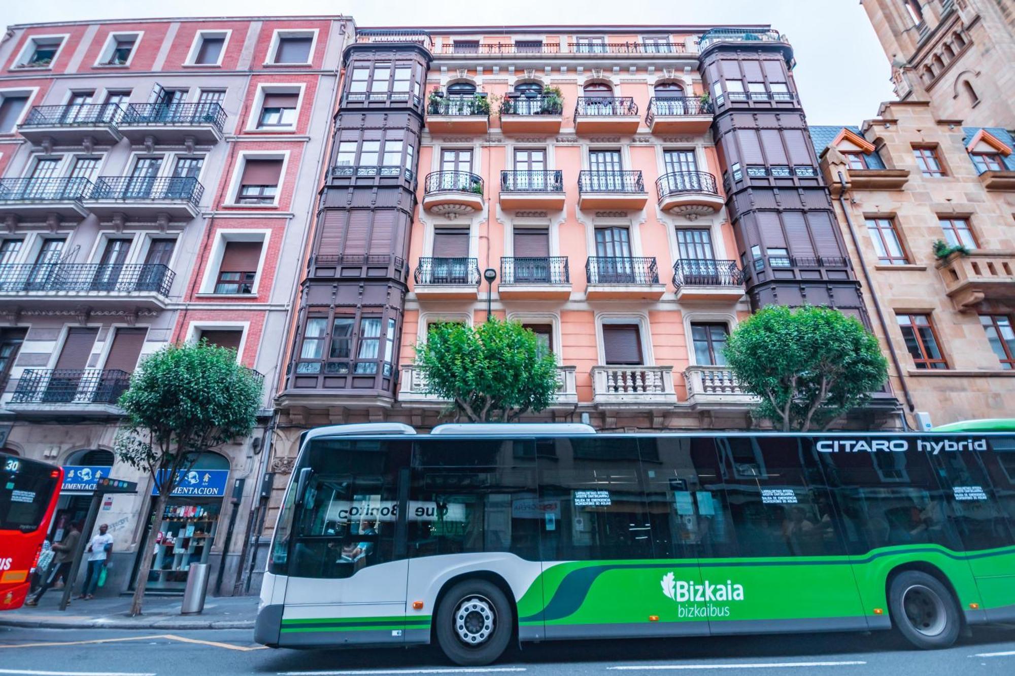 Gran Apartamento 6 Suites Bilbao Center Exterior foto